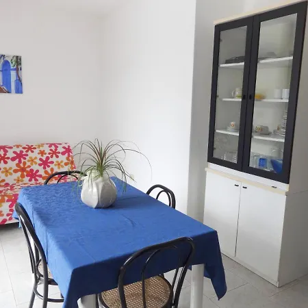 Tatil Evi A Due Passi Dalla Centralinissimo Mary Lido Marini